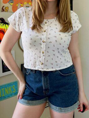 Rebellious Dreamer Floral T-Shirt Girls Size XL Women's Medium